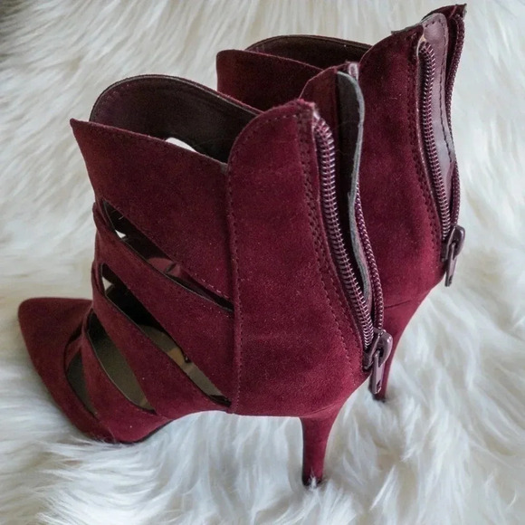 Nine West Fuschia Heels - Picture 3 of 3